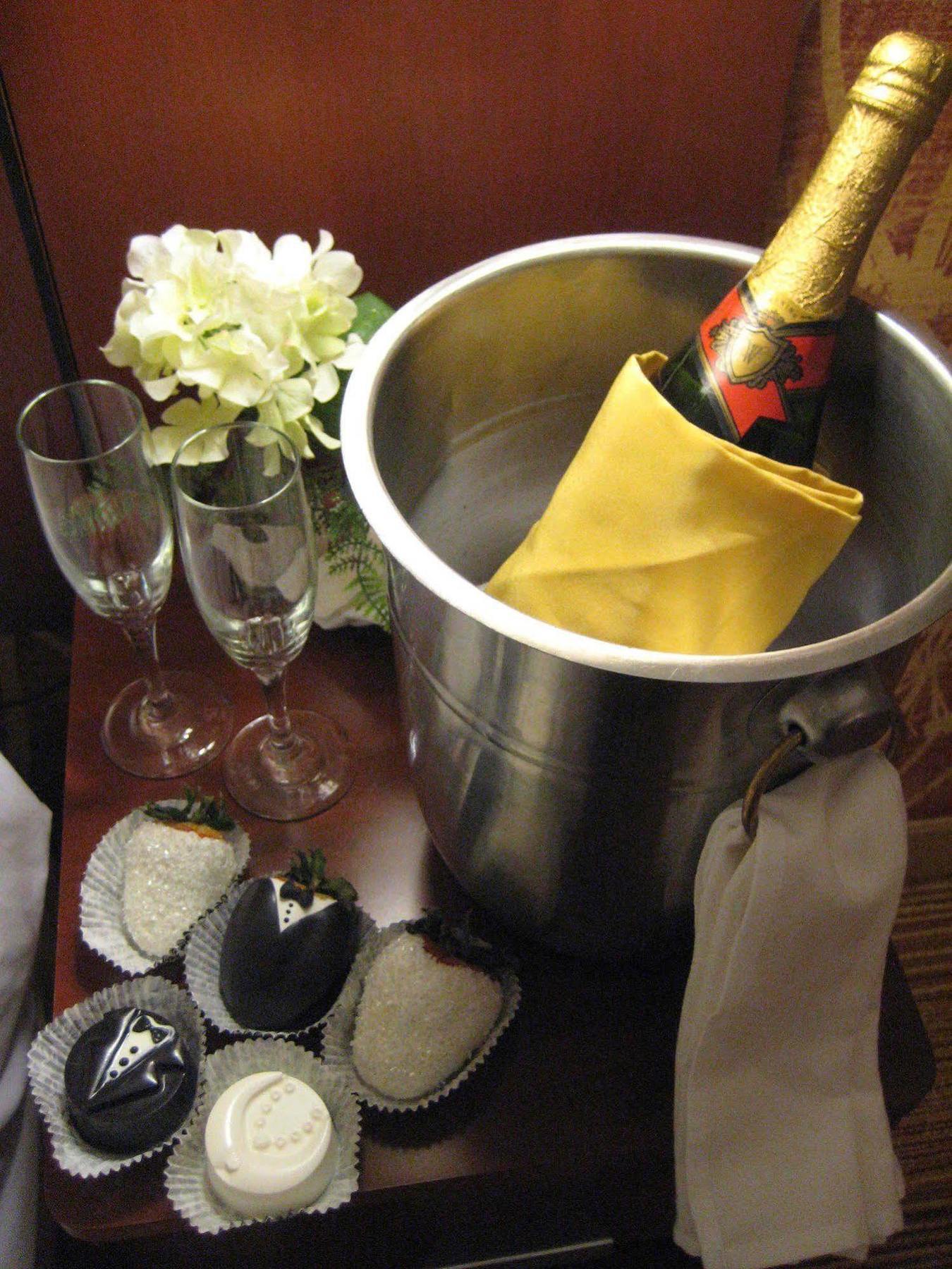 Hotel Courtyard By Marriott New York Laguardia Airport Zewnętrze zdjęcie