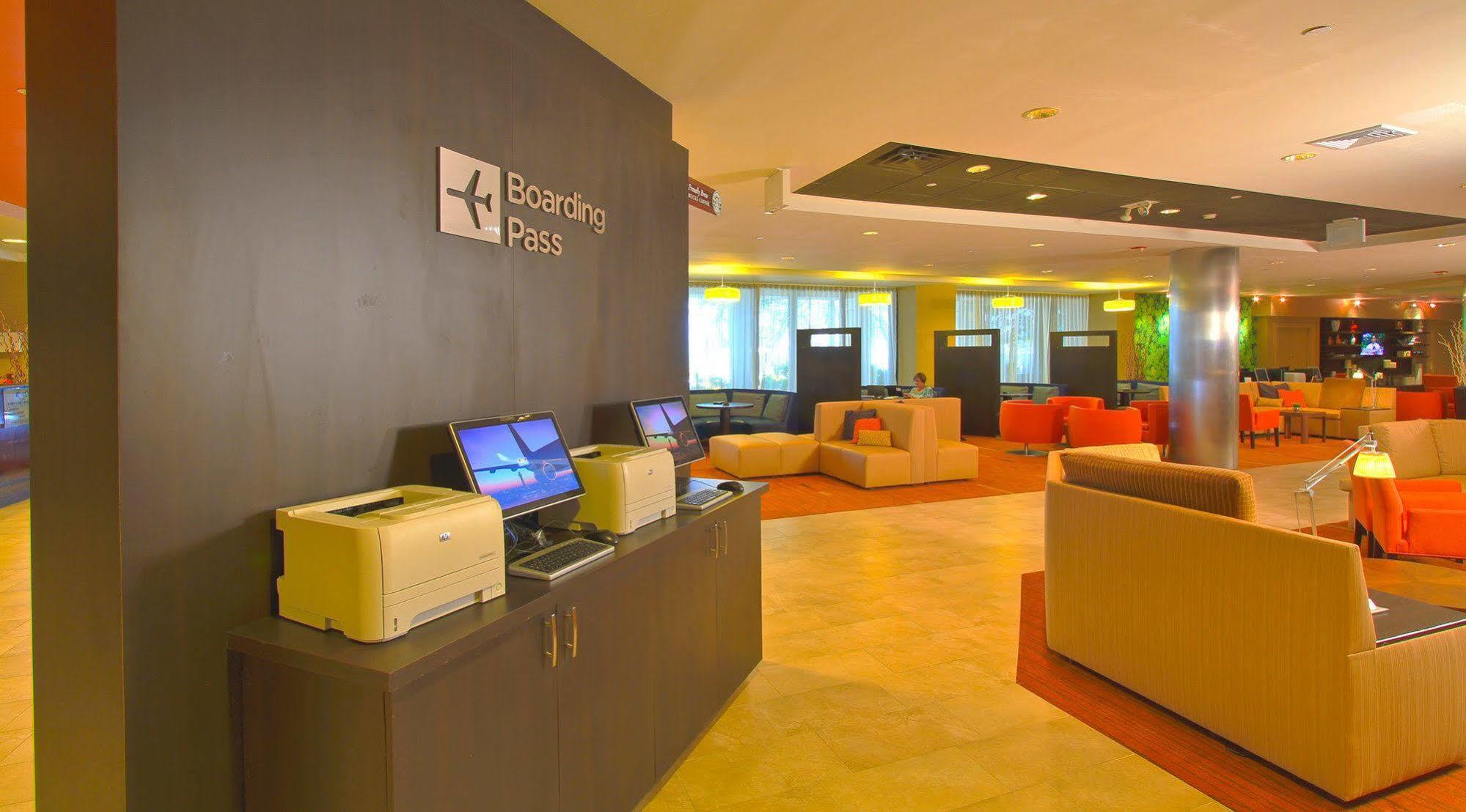 Hotel Courtyard By Marriott New York Laguardia Airport Zewnętrze zdjęcie